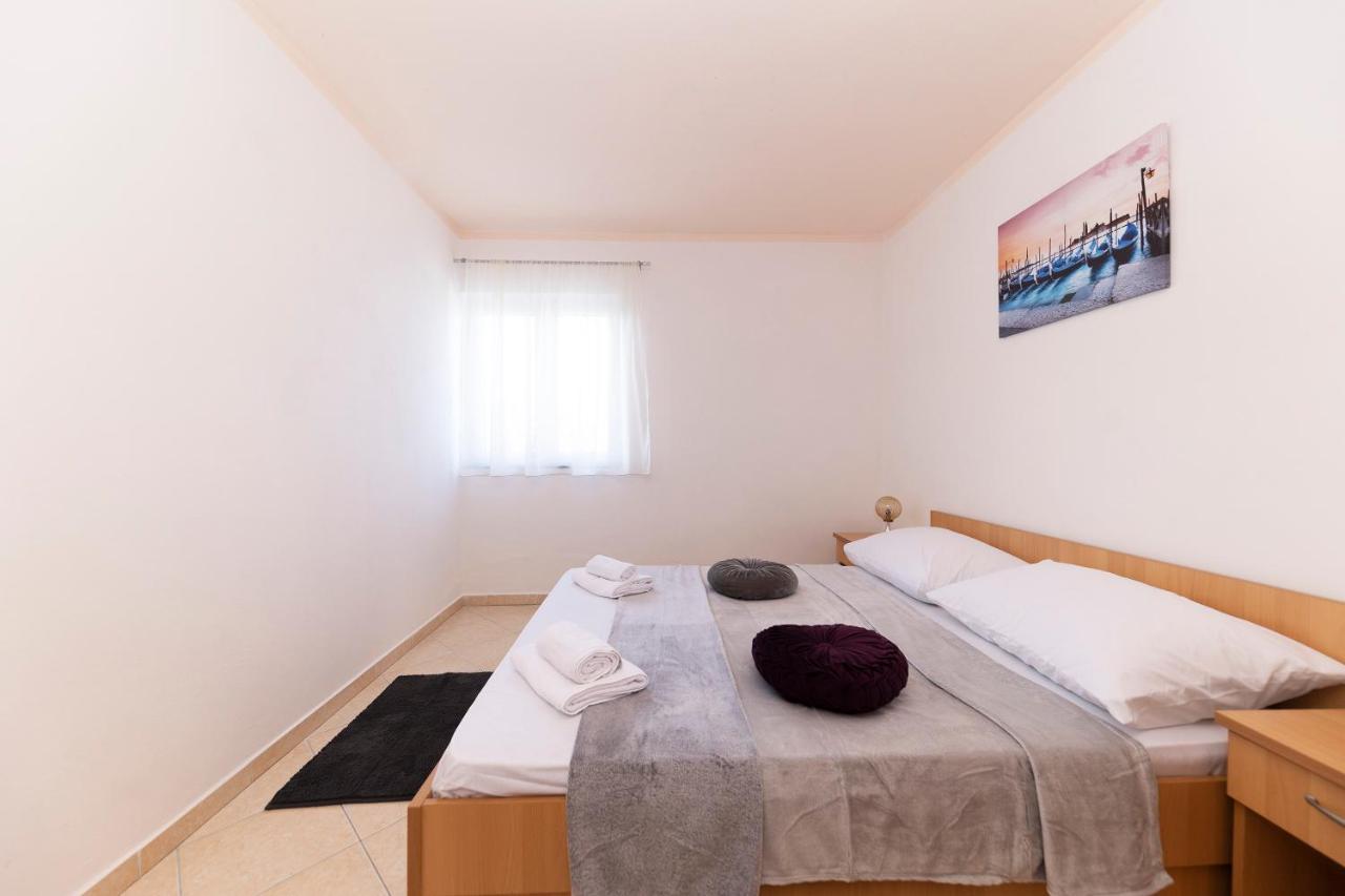 Apartments Seaside Bibinje Bagian luar foto