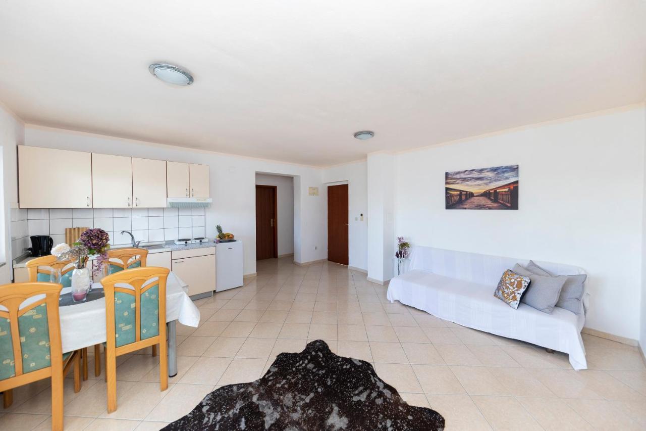 Apartments Seaside Bibinje Bagian luar foto