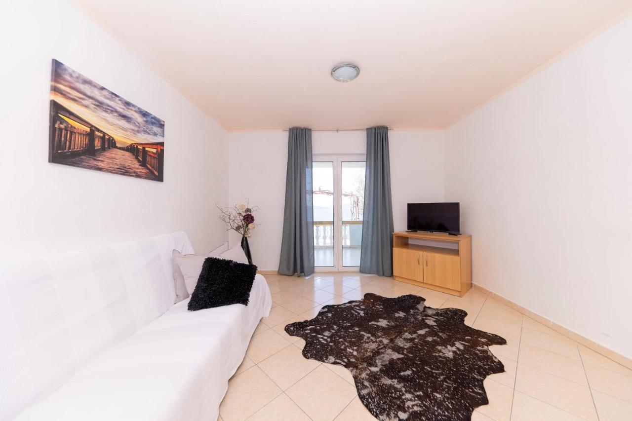 Apartments Seaside Bibinje Bagian luar foto